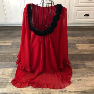 Basically Me Red/black rose buds Bell Sleeved Tunic S perfect for Christmas